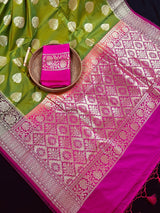 Dual Tone Mehndi Green with Hot Pink Banarasi saree in banarasi soft silk (not pure) with gold zari weave with hot pink pallu — Kaash Collection