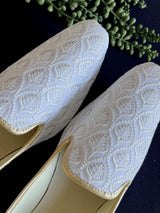 Handmade Mens Wedding Shoes in White | Mens Shoes for Kurtas | Traditional Mojari Shoes | Indian Ethnic Wedding Footwear for Men - Kaash