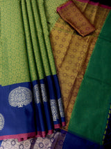 Parrot Green with Peacock Blue Banarasi saree in soft silk with tanchoi parsely design — Kaash Collection