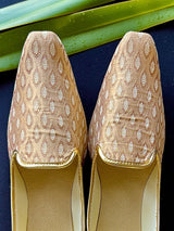Gold handmade men's jutti / mojari wedding shoes in brocade with traditional brocade weaving — Kaash Collection