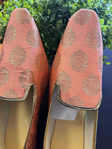 Peach Pink handmade men's jutti / mojari wedding shoes in brocade with traditional brocade weaving — Kaash Collection