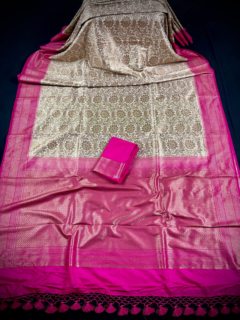 Off White with Pink Borders and Pallu Traditional Banarasi Silk Handloom Saree with Antique Zari Work | Floral Design Pattern