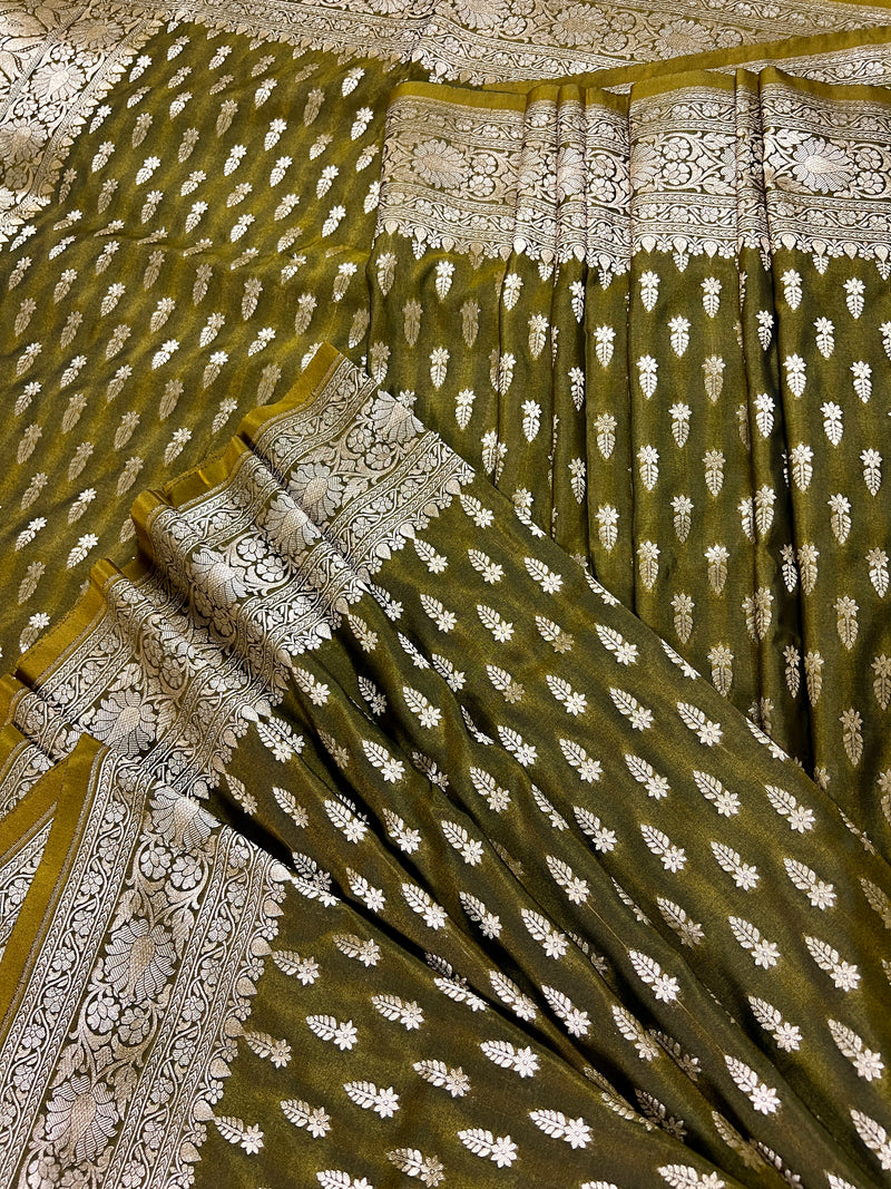Dual Tone of Dark Mehndi Green Semi Mashru Silk in Gold Zari with Floral Design | Banarasi Silk Saree | Soft Silk Sarees