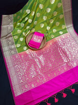 Dual Tone Mehndi Green with Hot Pink Banarasi saree in banarasi soft silk (not pure) with gold zari weave with hot pink pallu — Kaash Collection
