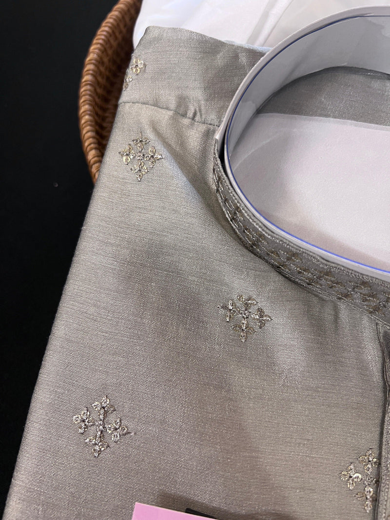 Grey Color Silk Men Kurta Pajama Kurta Pajama Set | Hand Embroidery with Sequin Work | Kurta Pajama for Wedding | Mens Kurta in USA - Kaash