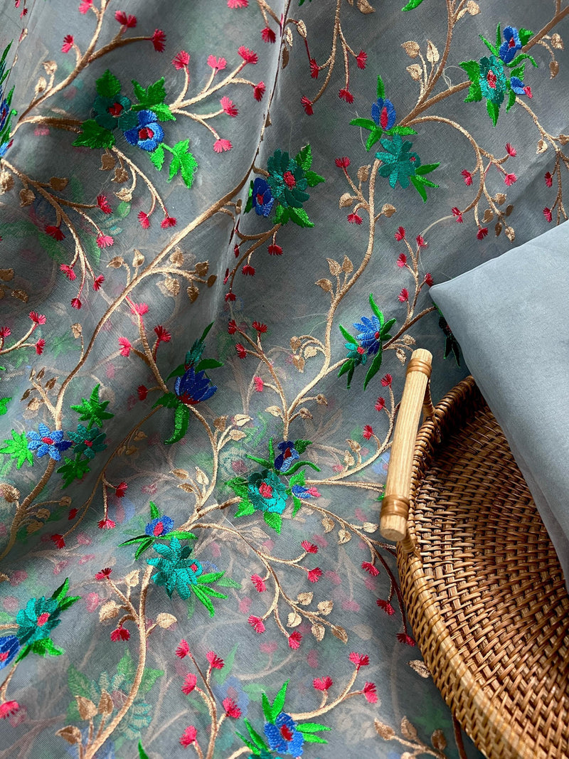 Handmade Grey Color Banarasi Kora Organza Saree with Raw Silk Patta on the Border - Floral Jaal Embroidery - Kaash