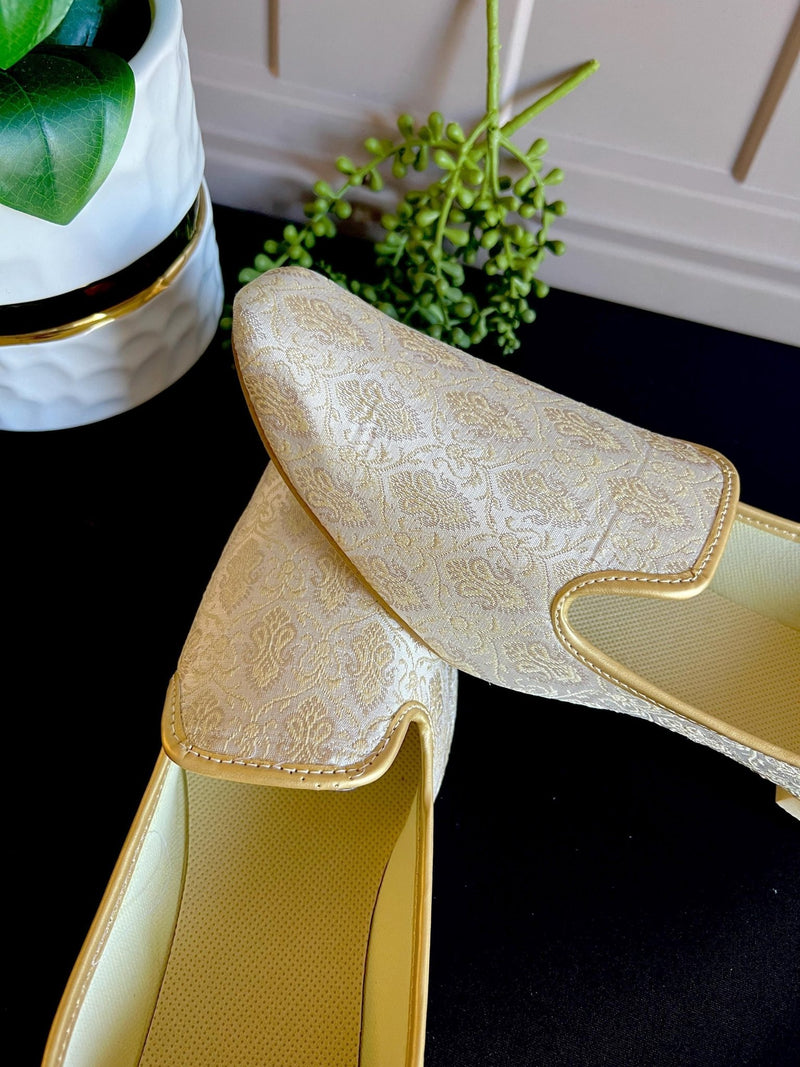 Off White Mens Jutti / Mojari Wedding Shoes