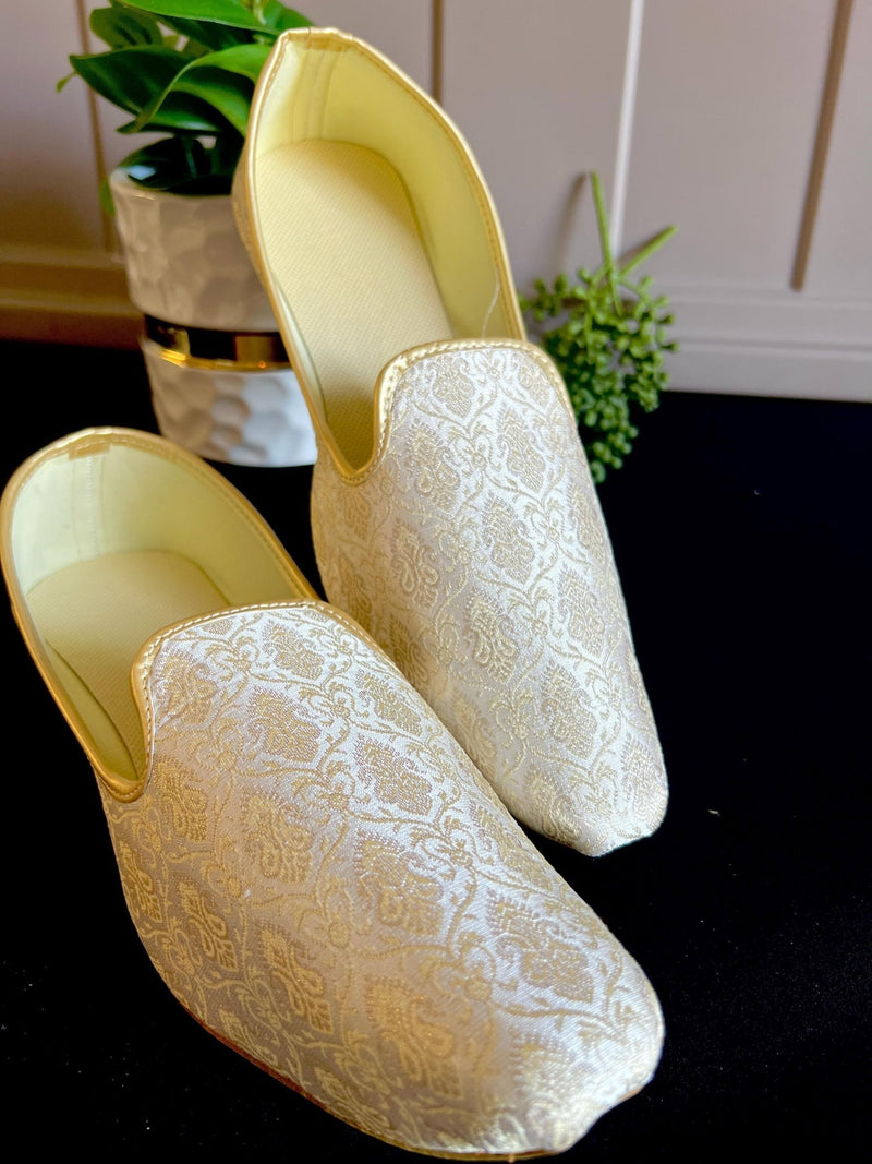 Off White Mens Jutti / Mojari Wedding Shoes | Kaash 9 US Men's / Off White
