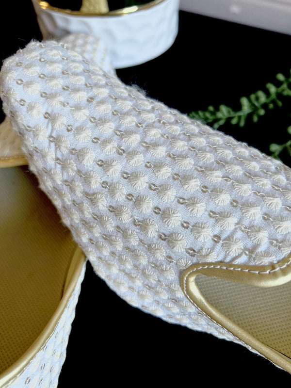 Handmade Mens Wedding Shoes in Ivory White Color | Jutti for Men | Traditional Handmade Mojari | Indian Ethnic Wedding Footwear for Men - Kaash