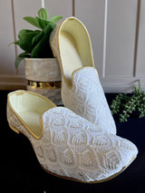 White handmade men's jutti / mojari wedding shoes in cotton silk with embroidery with tiny gold sequins — Kaash Collection