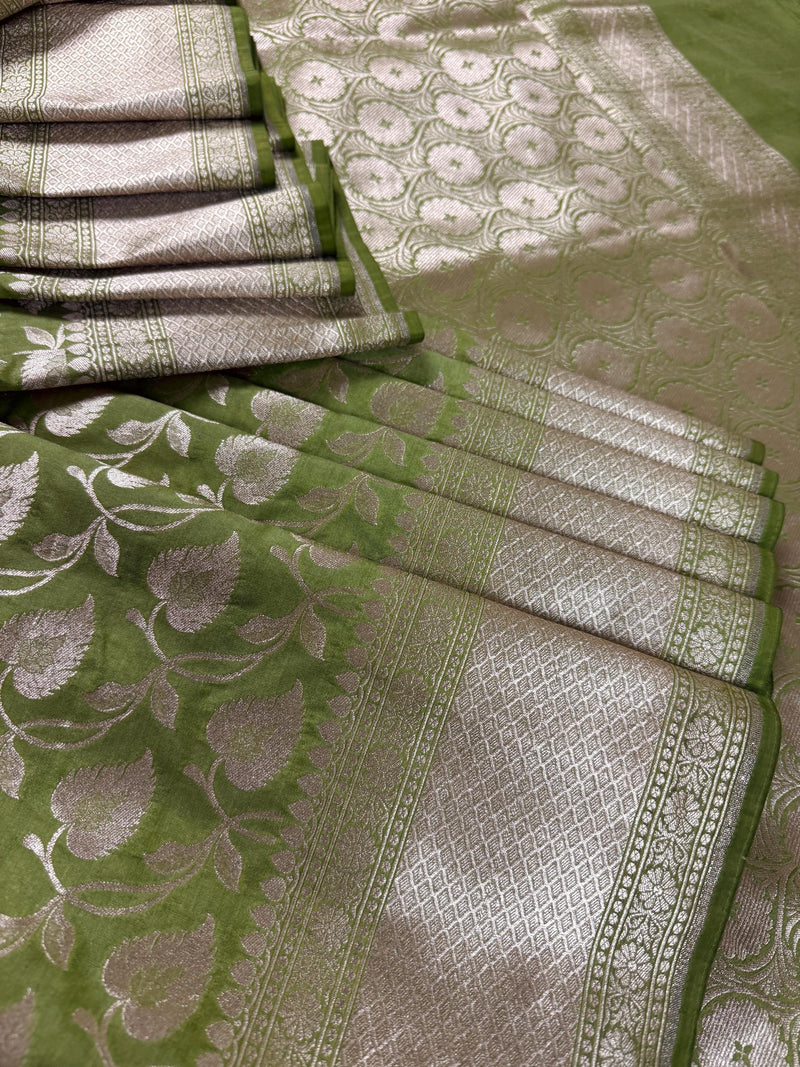 Handmade Pastel Pista Green Semi Banarasi Silk in Muted Gold Zari with Floral Jaal Design | Banarasi Silk Saree | Soft Silk Sarees - Kaash