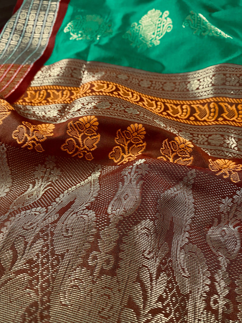Green Gadwal Soft Silk Saree | Traditional Pallu and Borders Zari Weave | Soft Silk Sarees
