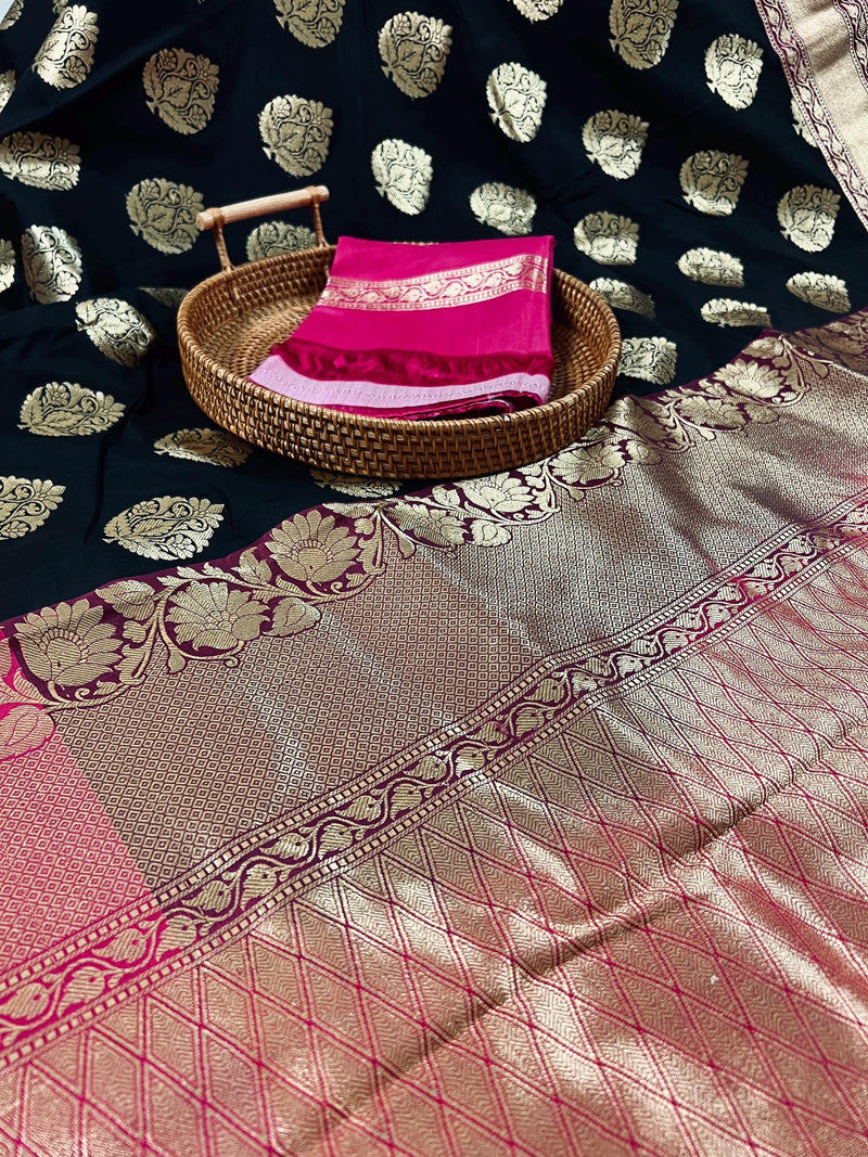 Black with Pink Color Traditional Banarasi Silk Handloom Saree