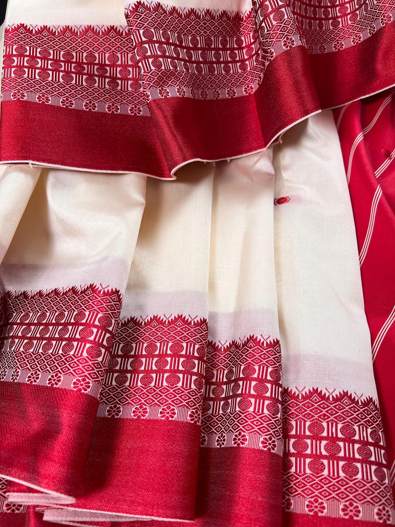 Off White and Red Color Begumpuri Handwoven Soft Silk Saree