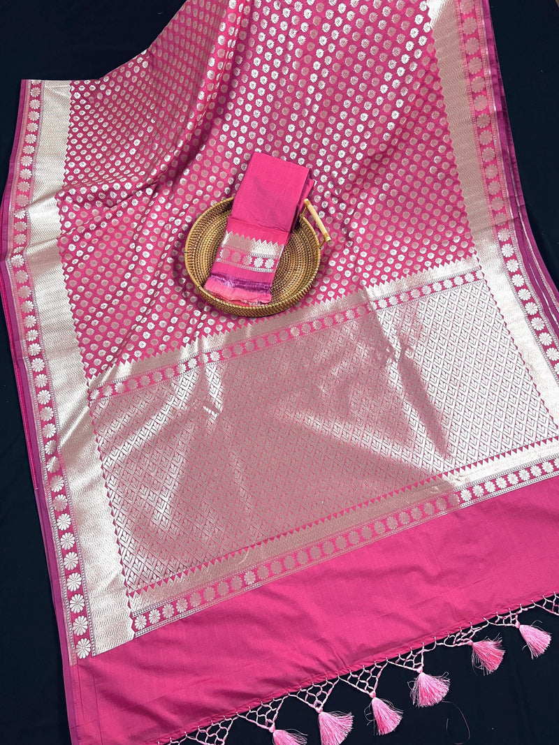 Onion Pink Traditional Banarasi Silk Handloom Saree in Sliver Zari Weave