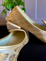 Handmade Mens Wedding Shoes in Gold Color | Mens Shoes for Kurtas | Traditional Mojari Shoes | Indian Ethnic Wedding Footwear for Men