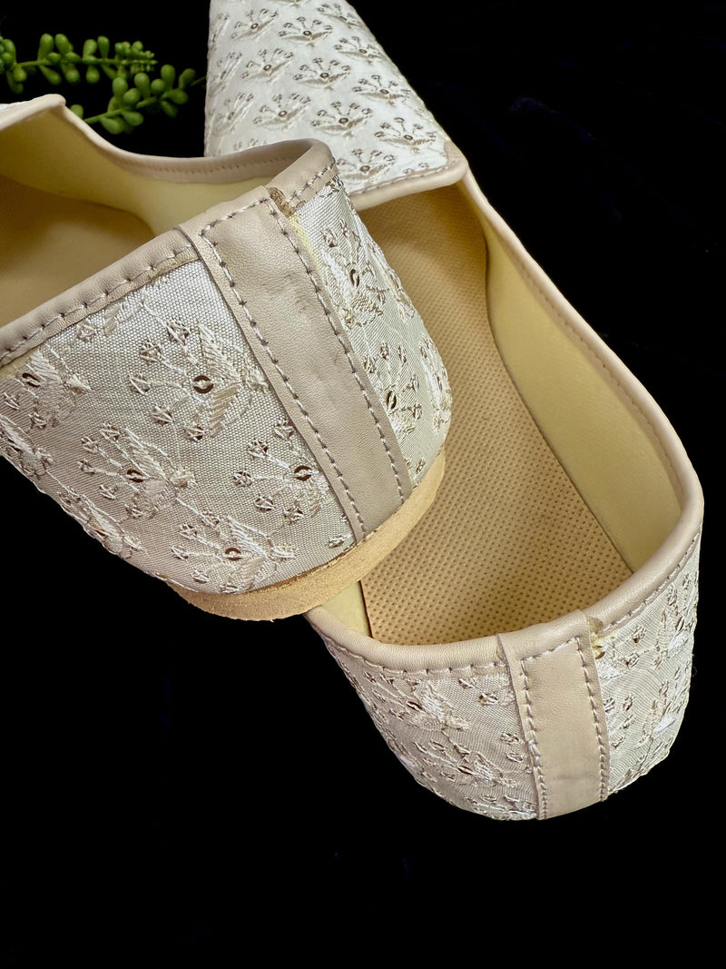Handmade Men Wedding Shoes in Off White | Mens Shoes for Kurtas | Traditional Mojari Shoes | Indian Ethnic Wedding Footwear for Men