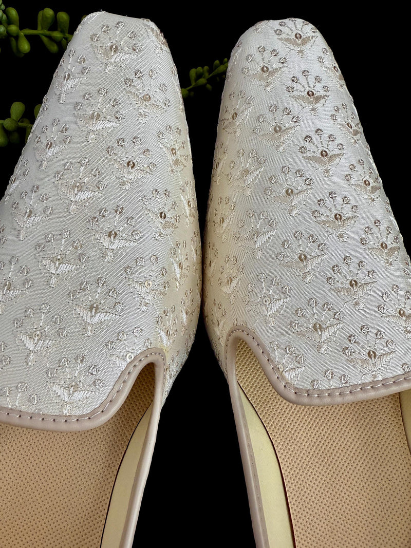 Handmade Men Wedding Shoes in Off White | Mens Shoes for Kurtas | Traditional Mojari Shoes | Indian Ethnic Wedding Footwear for Men