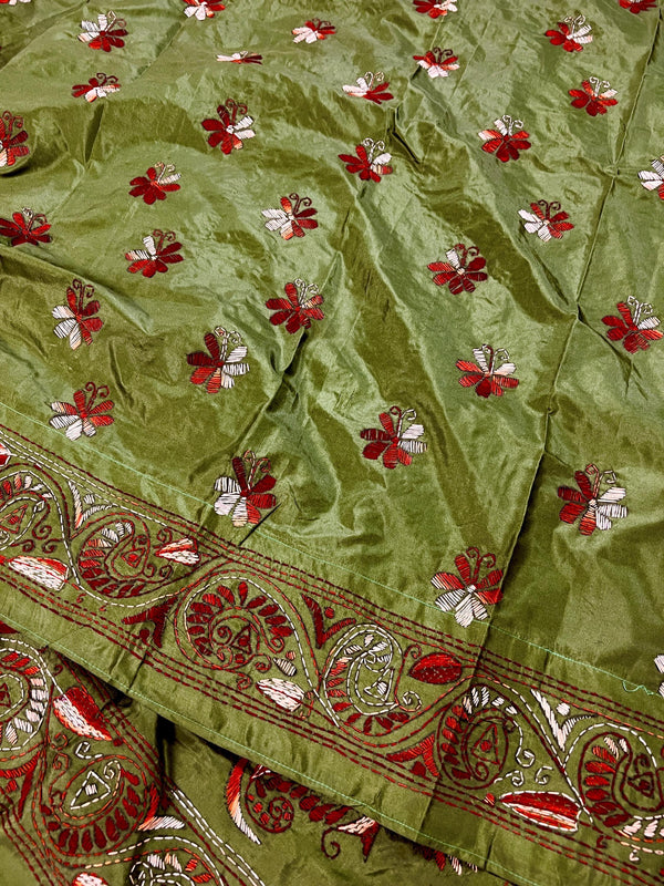 Mehndi Green Color Bangalori Silk Saree with Hand Kantha Stitch | Handwoven Kantha Stitch Sarees | Kantha Saress | Silk Sarees - Kaash