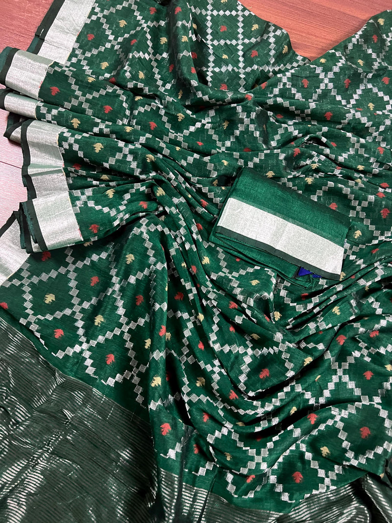 Pine Green Color Bengal Linen Handwoven Saree with Patola Patten with Sliver Zari Weave - Kaash
