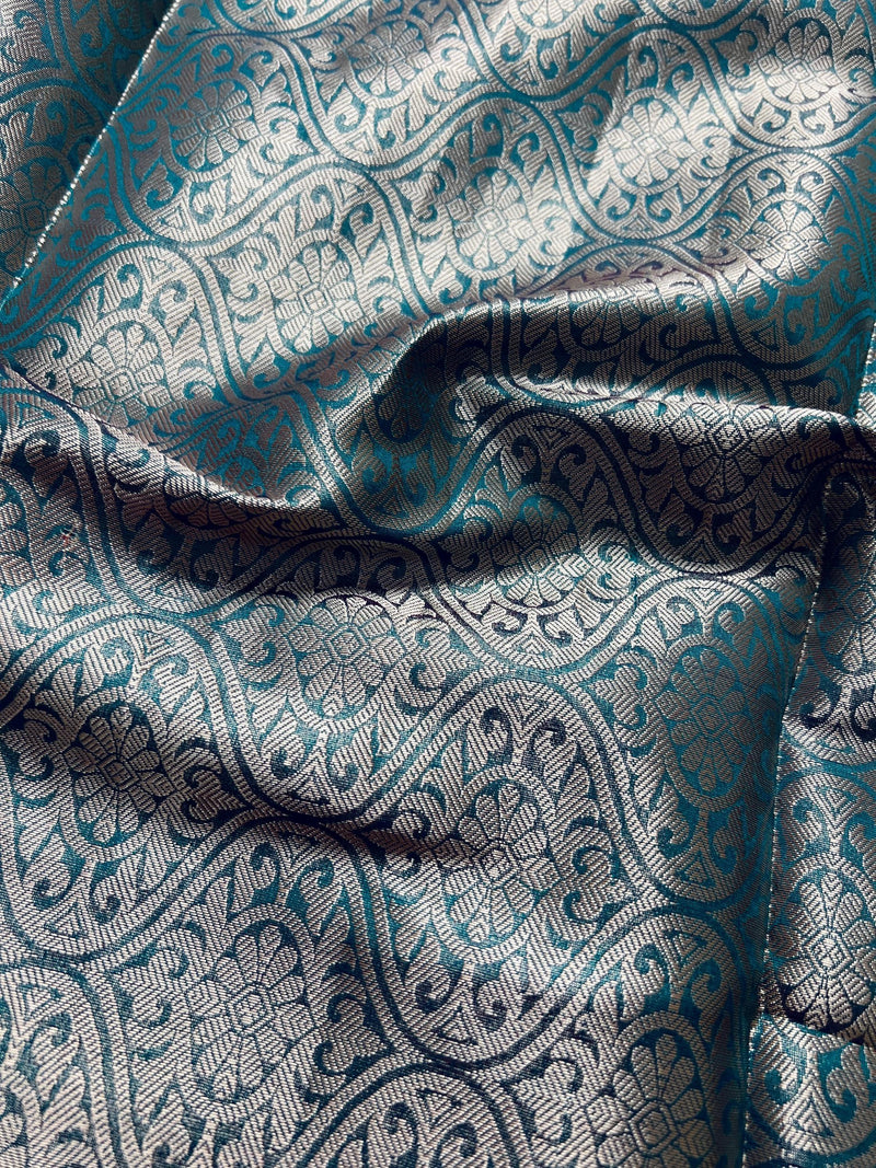 Purplish Pink Color Soft Banarasi Silk Handwoven Saree with Wide Border - Kaash