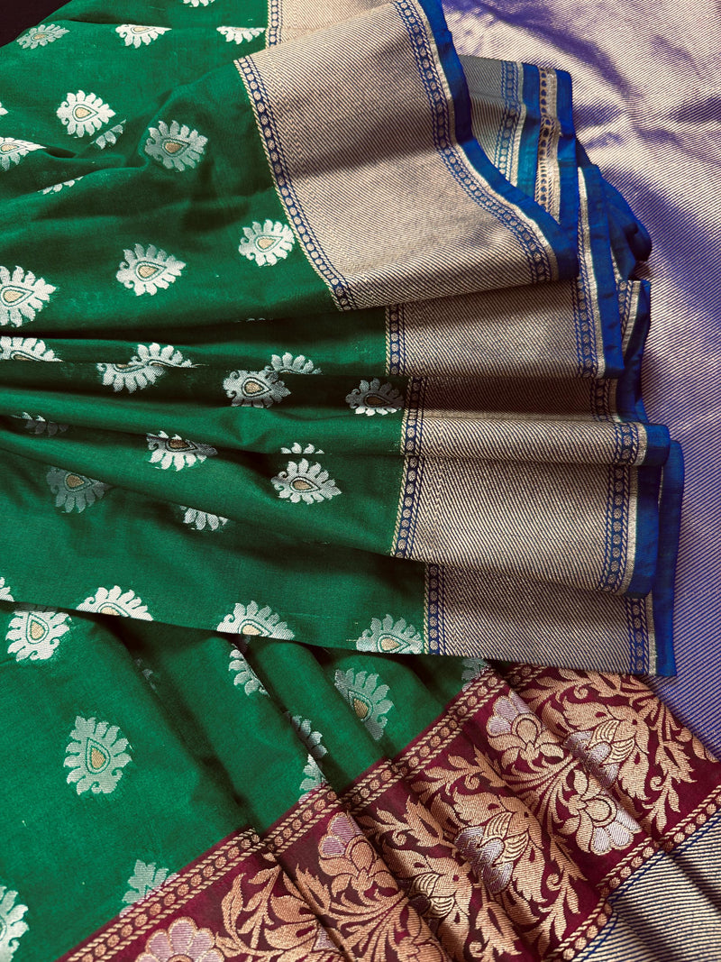 Statement Handmade Green Color Banarasi Soft Silk Saree with Blue Pallu - Kaash