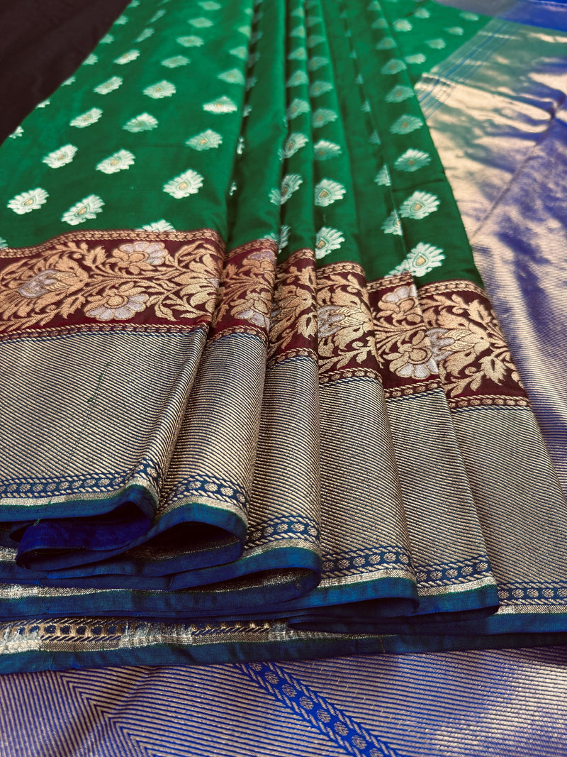 Statement Handmade Green Color Banarasi Soft Silk Saree with Blue Pallu - Kaash