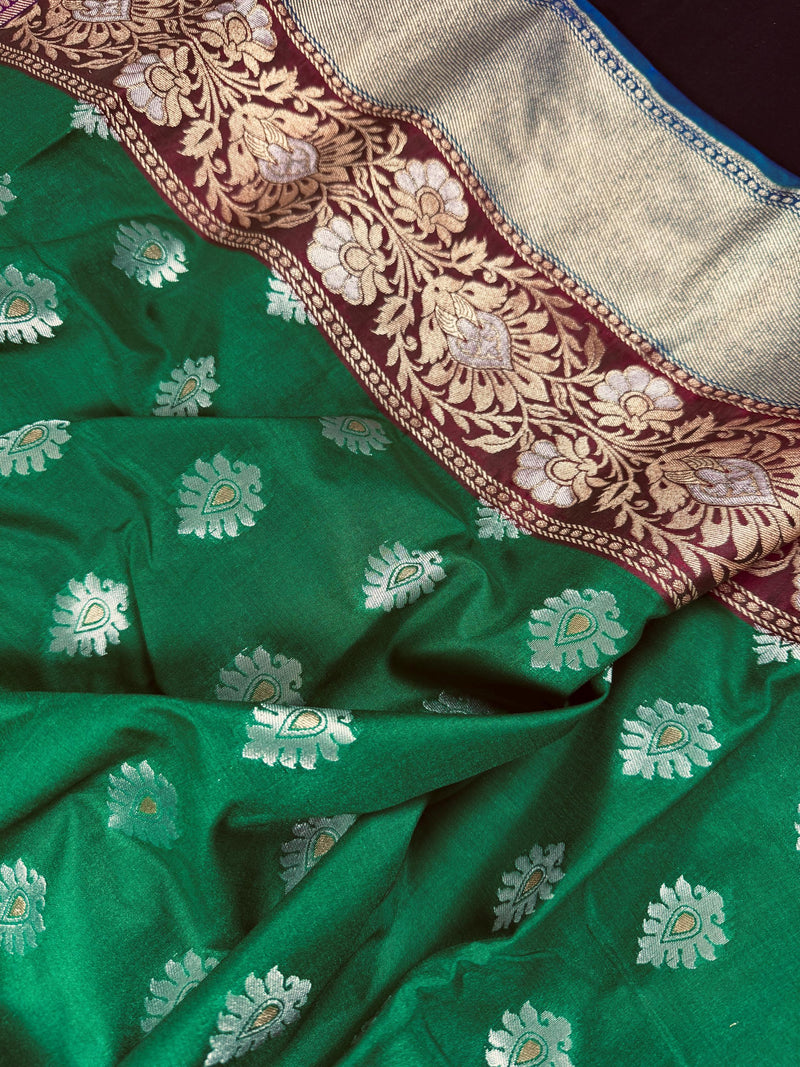 Statement Handmade Green Color Banarasi Soft Silk Saree with Blue Pallu - Kaash