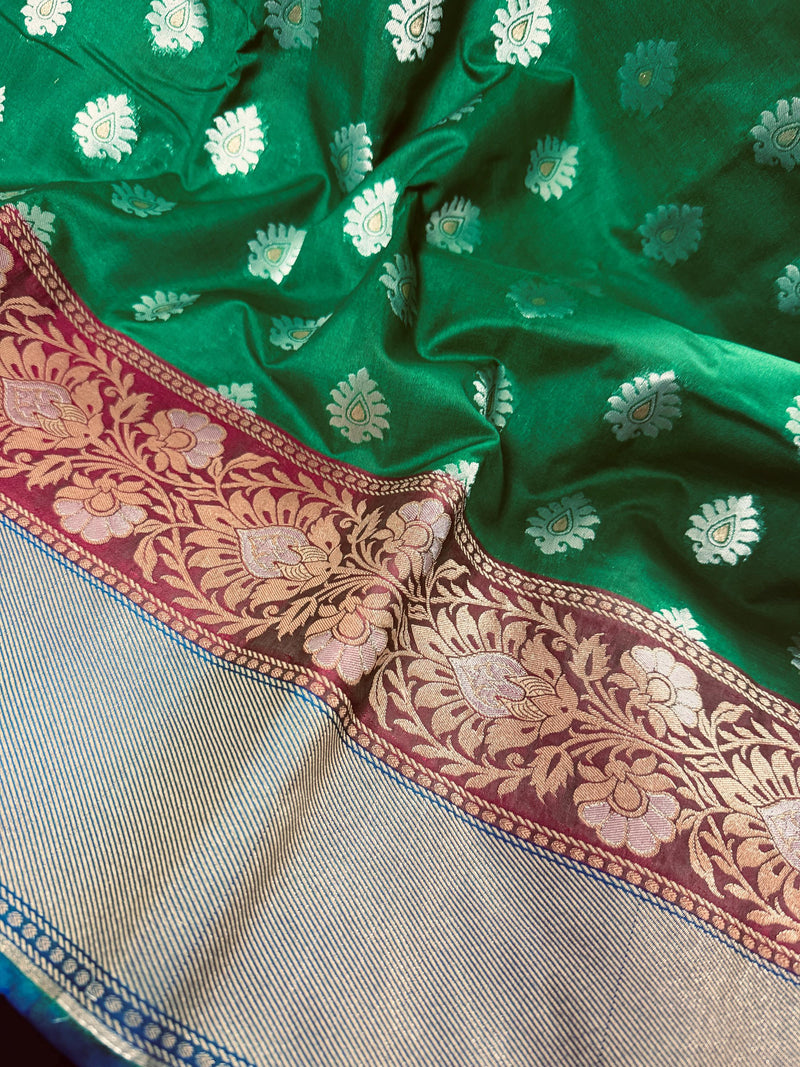 Statement Handmade Green Color Banarasi Soft Silk Saree with Blue Pallu - Kaash