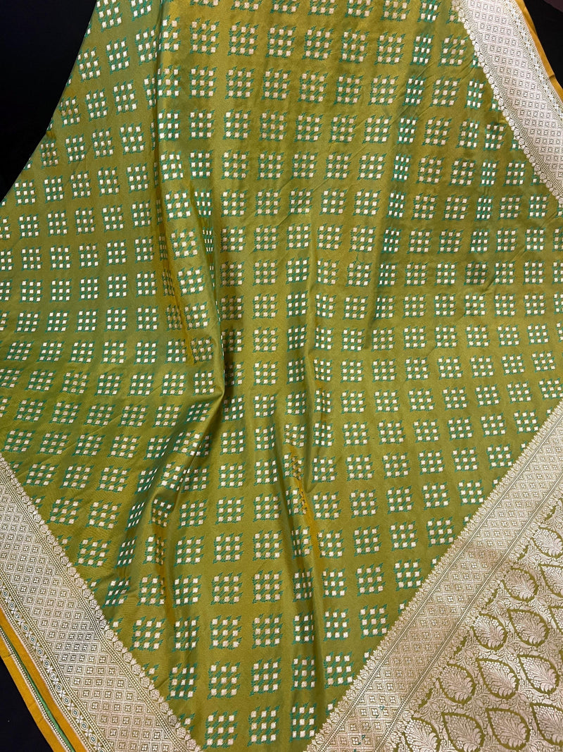Statement Mehandi Green Saree with Dual Shade of Green in soft Banarasi Silk with Banarasi Border and Pallu with Kadhua Tanchoi Weave - Kaash