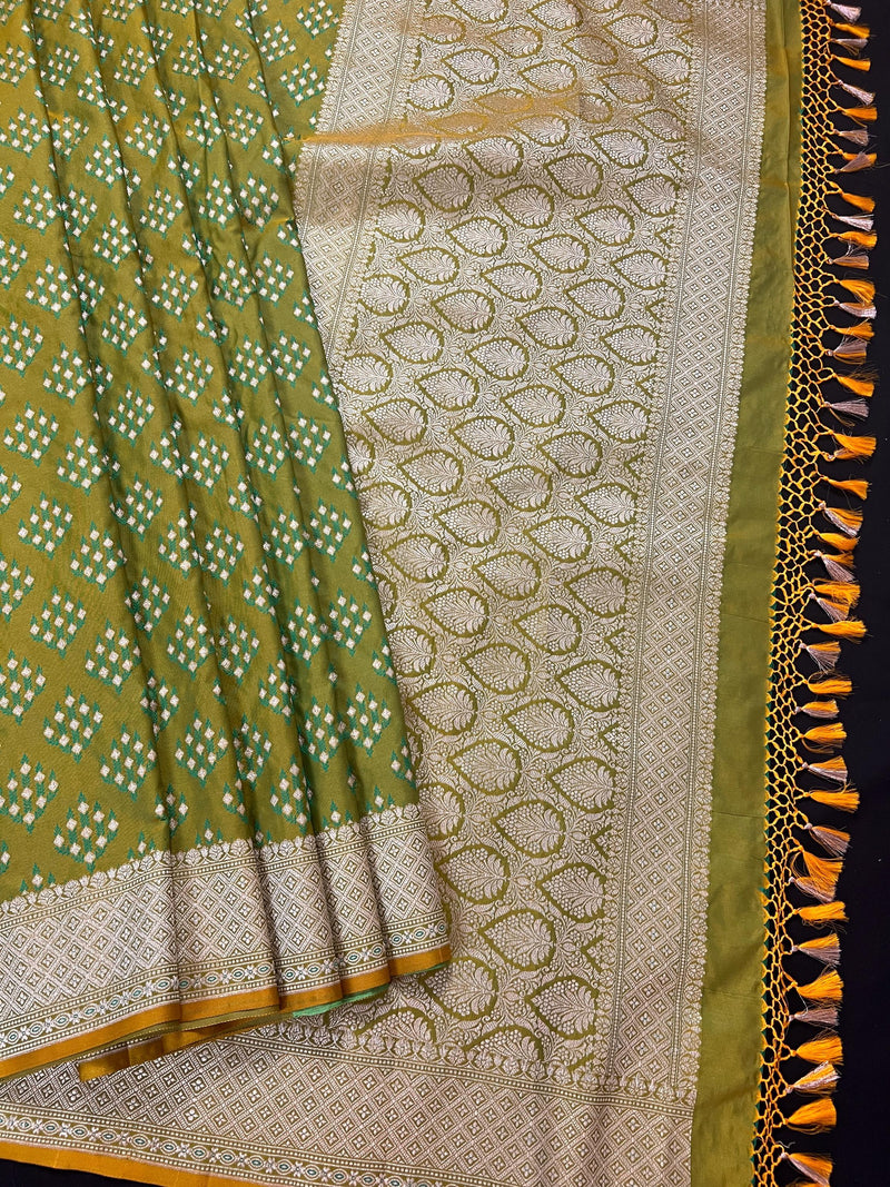 Statement Mehandi Green Saree with Dual Shade of Green in soft Banarasi Silk with Banarasi Border and Pallu with Kadhua Tanchoi Weave - Kaash