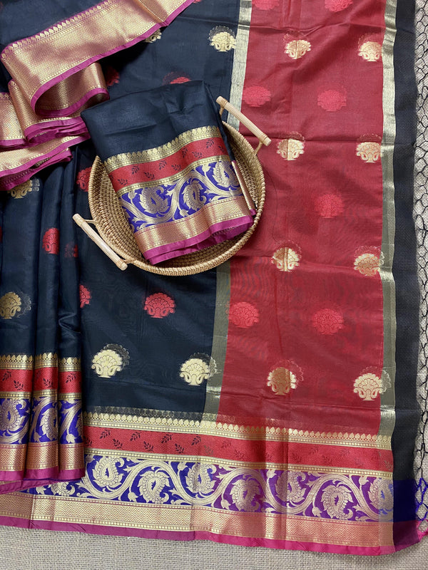 Black Semi Banarasi Silk Saree with Red Pallu | Banarasi Borders | Light Weight Saree | Handmade | Kaash Collection - Kaash Collection
