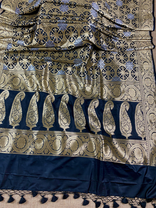 Grand and Rich Black Traditional Banarasi Handloom Saree in Banarasi Silk with Golden and Sliver Zari Weave Work | Kaash Collection - Kaash Collection