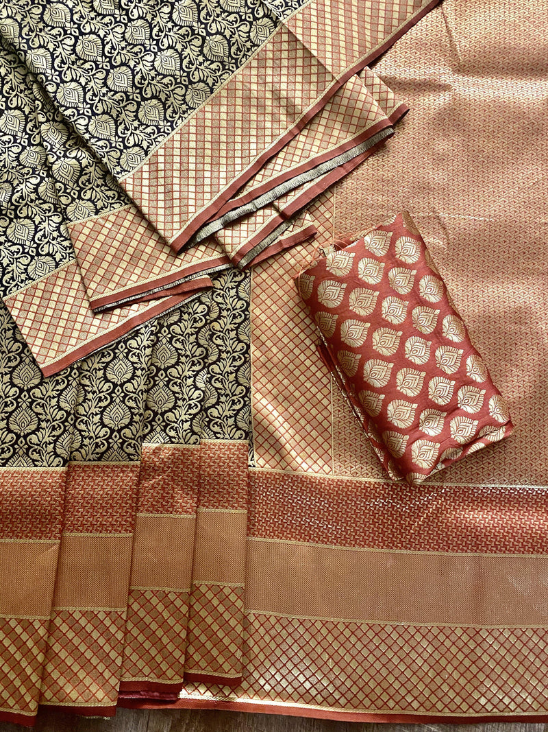 Black Saree with Red Border & Pallu | Banarasi Silk Saree | Zari Weaving - Kaash Collection