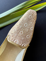 Gold handmade men's jutti / mojari wedding shoes in brocade with traditional brocade weaving — Kaash Collection