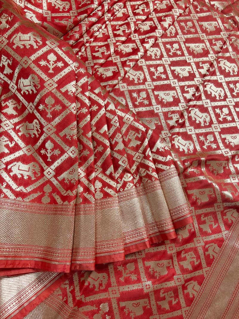 Peach Banarasi saree in handloom banarasi silk with animal & bird motifs with simple pallu — Kaash Collection