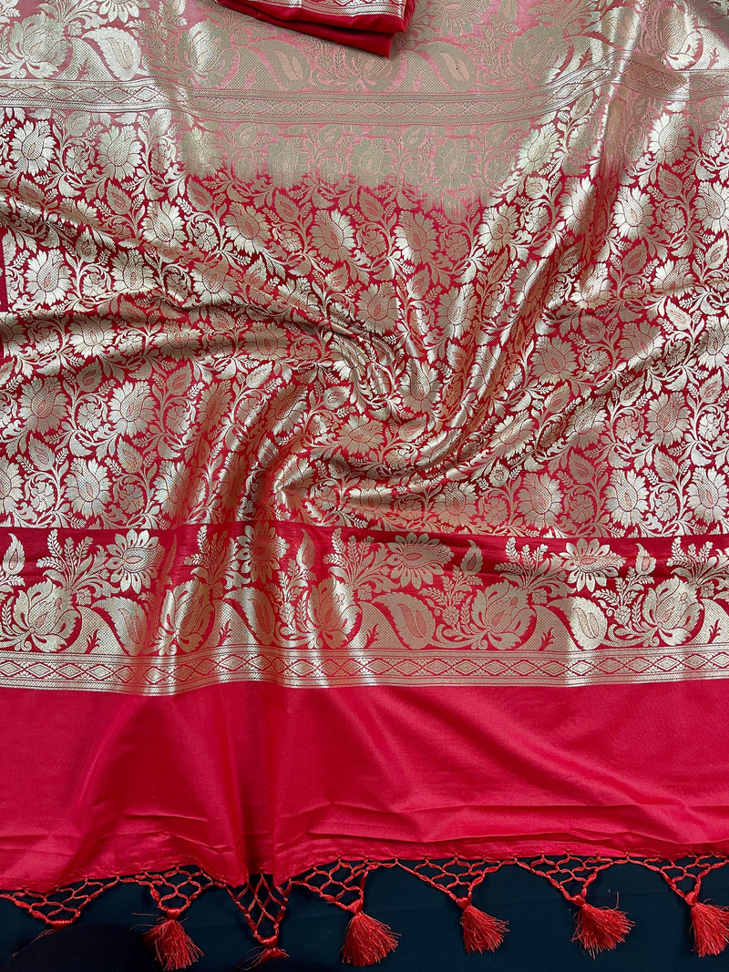 Off White with Mauve Color Borders and Red Pallu Traditional Banarasi Silk Handloom Saree with Wide Border | Floral Design with Wide Borders