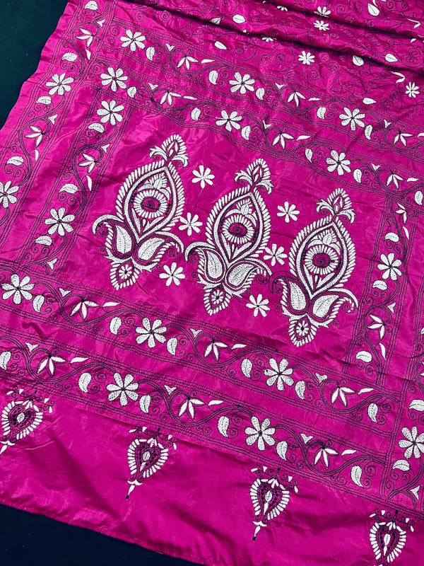 Magenta Pink color Bangalori Silk Saree with Hand Kantha Stitch | Handwoven Kantha Stitch Sarees | Kantha Saress | Embroidered Sarees - Kaash