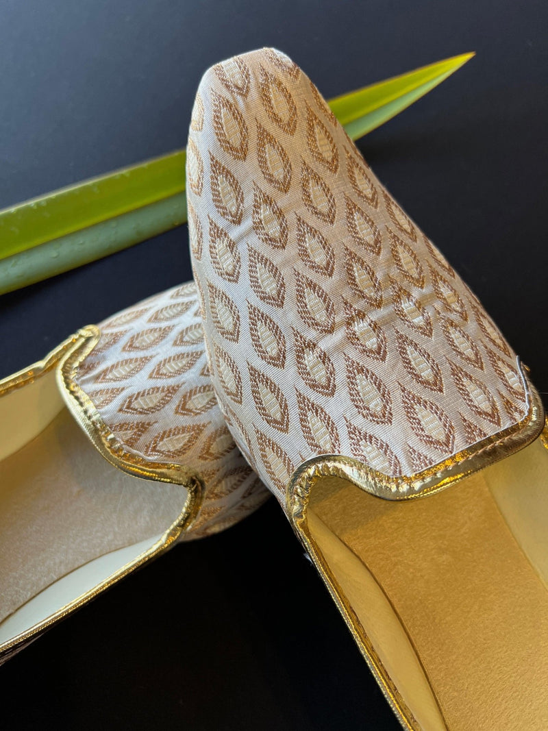 Off White with Cream & Gold Mens Jutti Wedding Shoes | Kaash display picture 2
