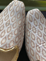 Off White Mens Mojaris – Indian Wedding Shoes - Kaash